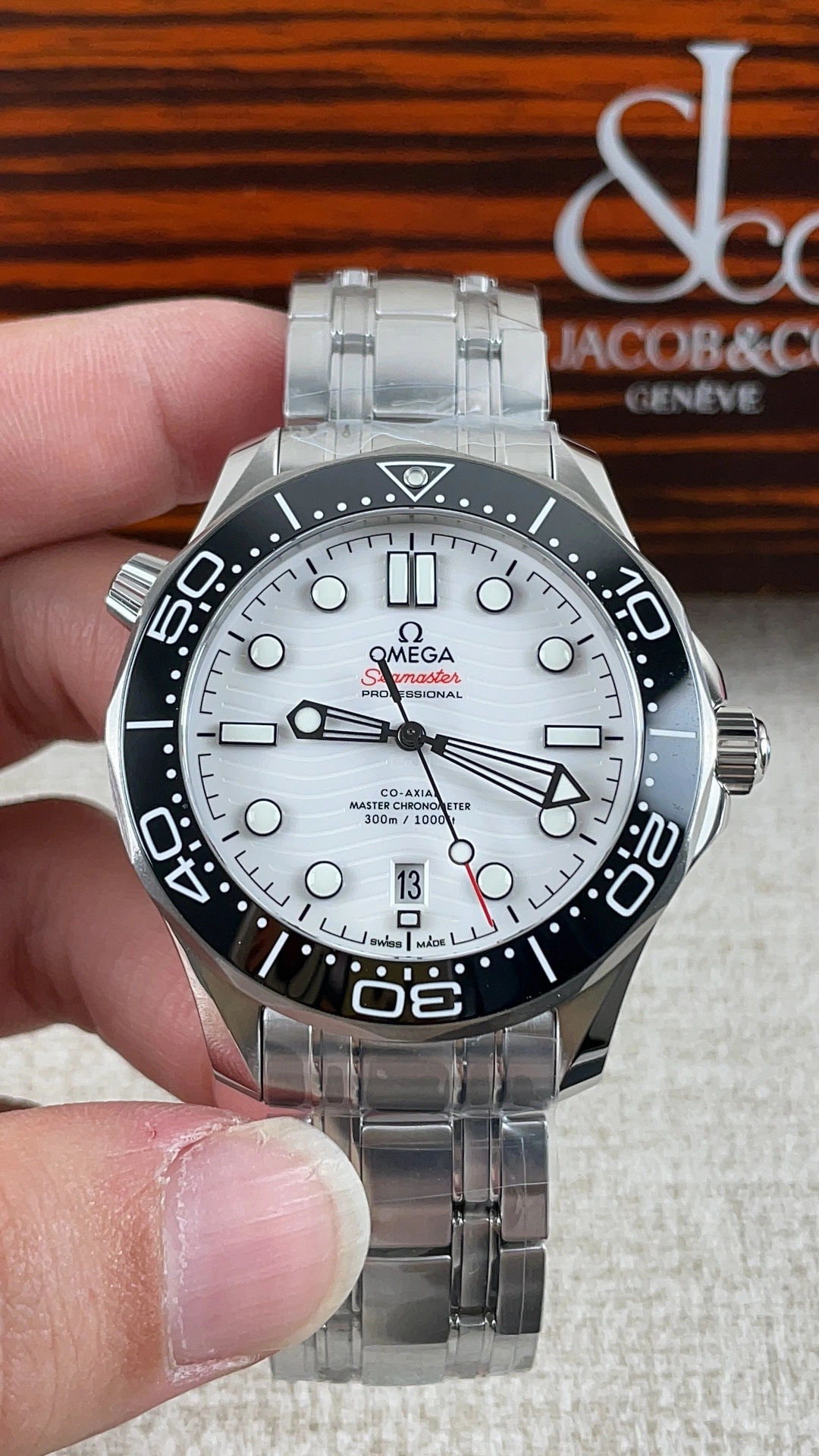 BestValue CBD Factory Omega Seamaster Diver 300M 42mm White Wave Dial Black Ceramic Bezel (210.30.42.20.04.001) 1:1 Super Clone – DD8800 Movement 284